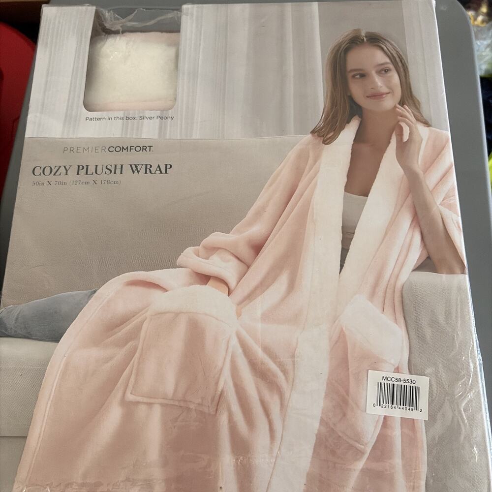 Premier Comfort Cozy Plush Rare Find Wrap 50 x 70 Pink and White NIB